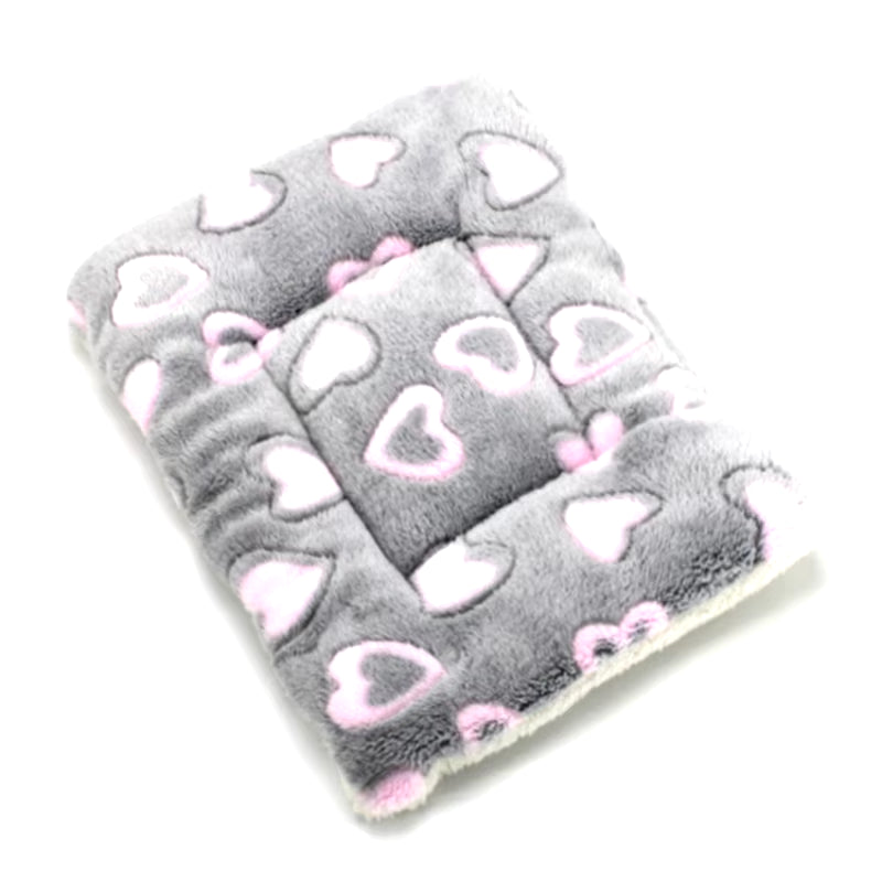 Thickened Pet Soft Fleece Pad Pet Blanket Bed Mat for Puppy Dog Cat Sofa Cushion Keep Warm Sleeping Cover Cushion Home Rug Kot